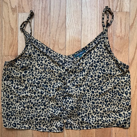 Leopard-print crop top! - Picture 4 of 5